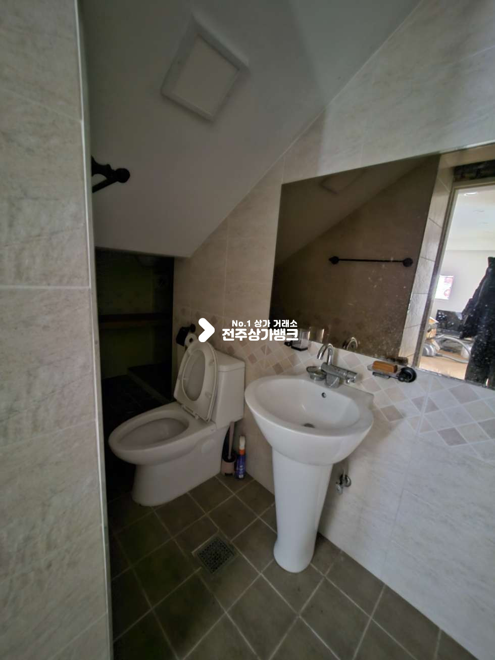전북 전주완산구 효자동3가 A 문학초인근 도로변/1층 깨끗한 상가/룸.화장실.창고 있음 월세 매물번호 13440 사진 6