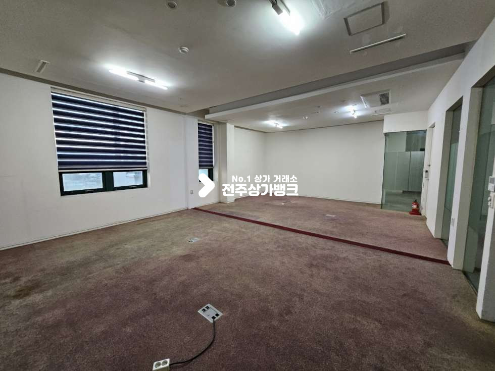 전북 전주덕진구 여의동 A 넓은 주차장에 조용한 4층사무실/에어컨 월세 매물번호 13360 사진 4