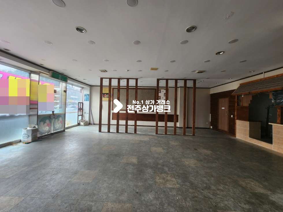 전북 전주덕진구 덕진동2가 덕진동 대로변에 위치한 52평형 대형 상가 광고효과 매우 좋아 전시장 , 식당 강력추천 즉시입주가능합니다. 월세 매물번호 13721 사진 6