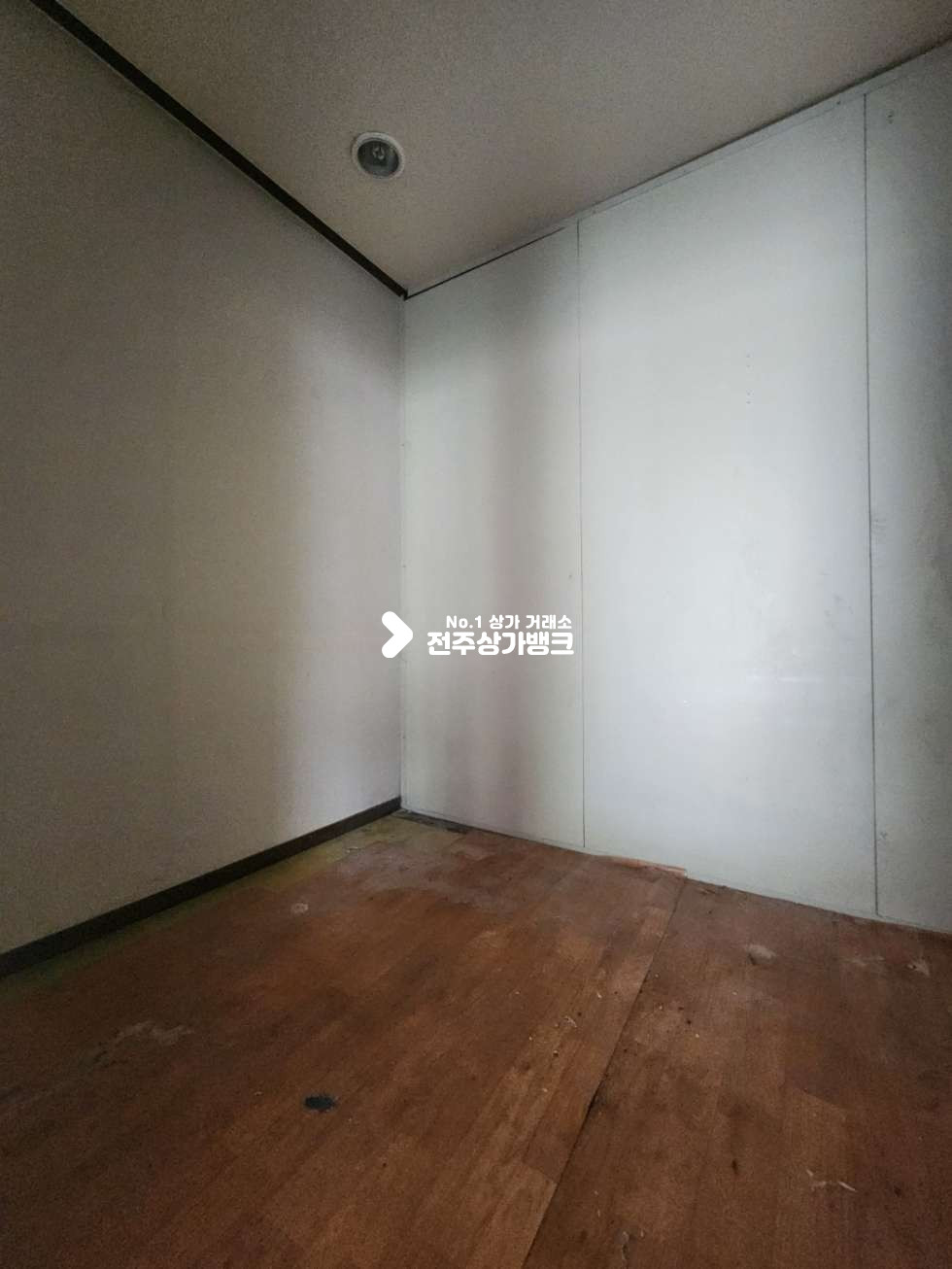전북 전주덕진구 덕진동2가 덕진동 대로변에 위치한 52평형 대형 상가 광고효과 매우 좋아 전시장 , 식당 강력추천 즉시입주가능합니다. 월세 매물번호 13721 사진 11