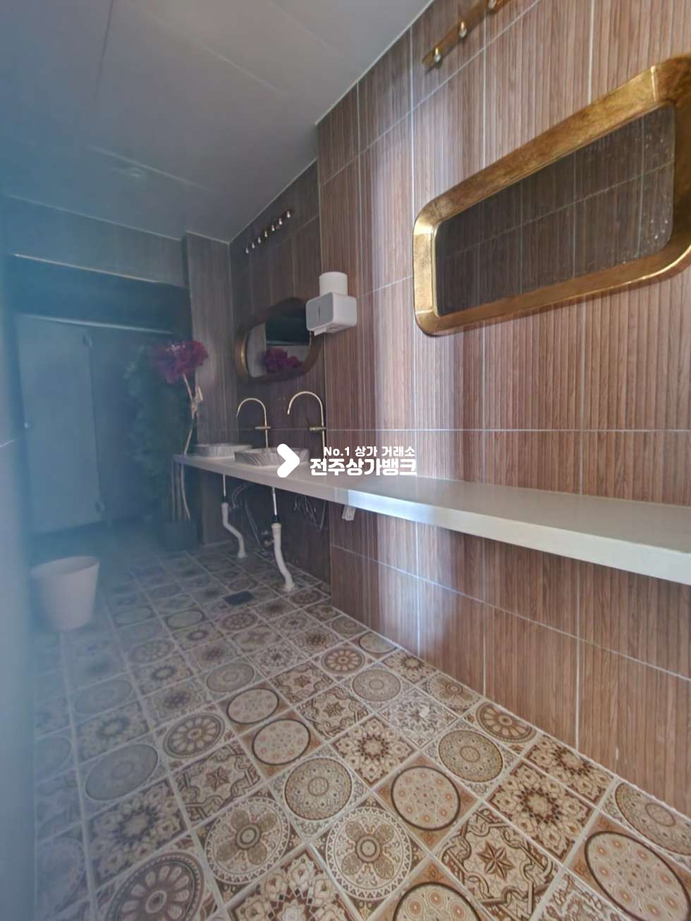 전북 전주완산구 다가동4가 객리단길 88평형 넒은 식당 상가 양도양수 내부인테리어 , 컨디션 최고 ! 권리금 협의가능 월세 매물번호 13732 사진 11