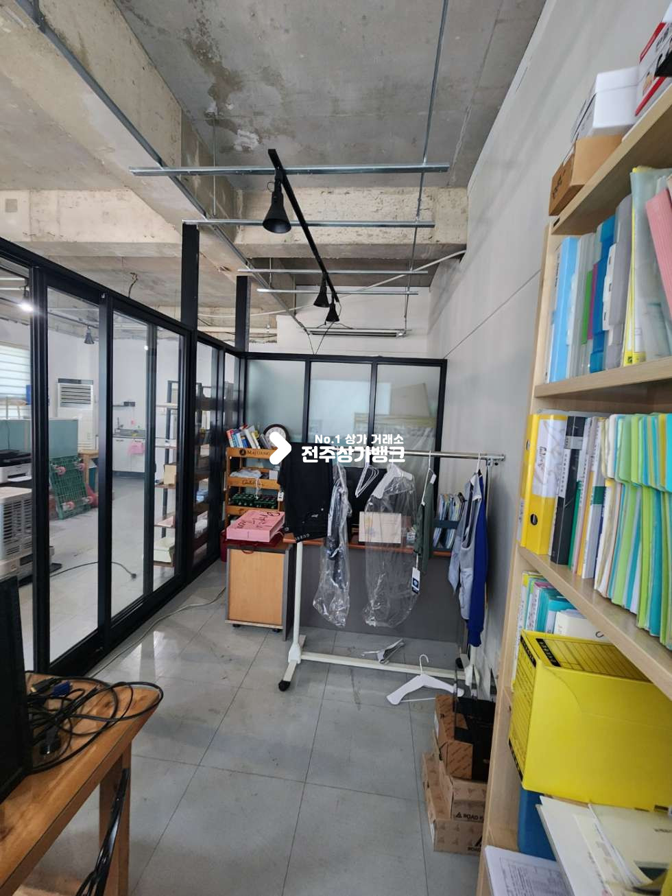 전북 전주완산구 효자동3가 효자동3가 20평형 인테리어 깔끔& 유리파티션으로 공간분리된 사용하시기 좋은 사무실 임대 월세 매물번호 13733 사진 5