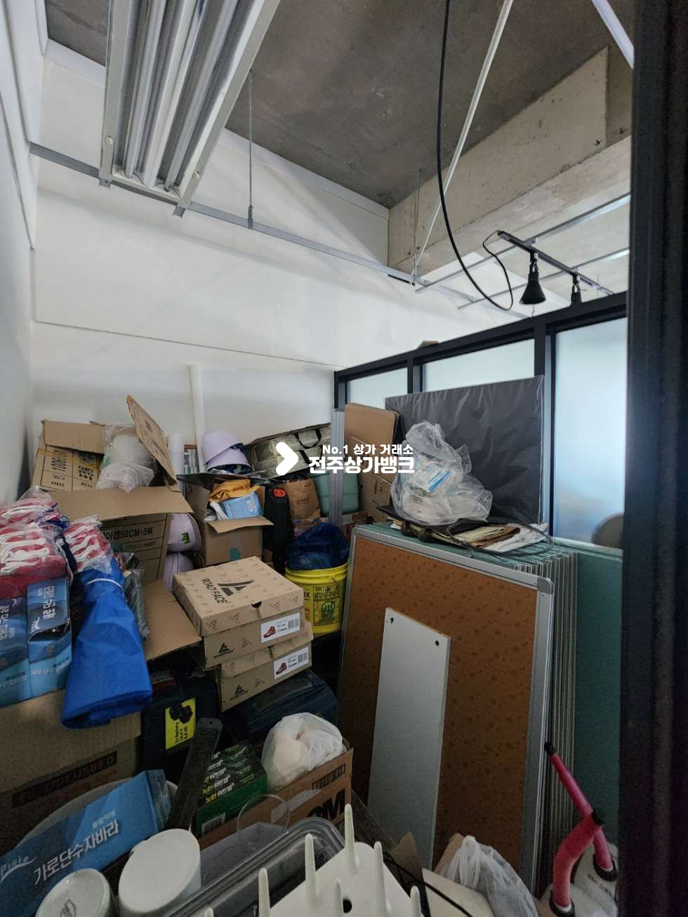 전북 전주완산구 효자동3가 효자동3가 20평형 인테리어 깔끔& 유리파티션으로 공간분리된 사용하시기 좋은 사무실 임대 월세 매물번호 13733 사진 7