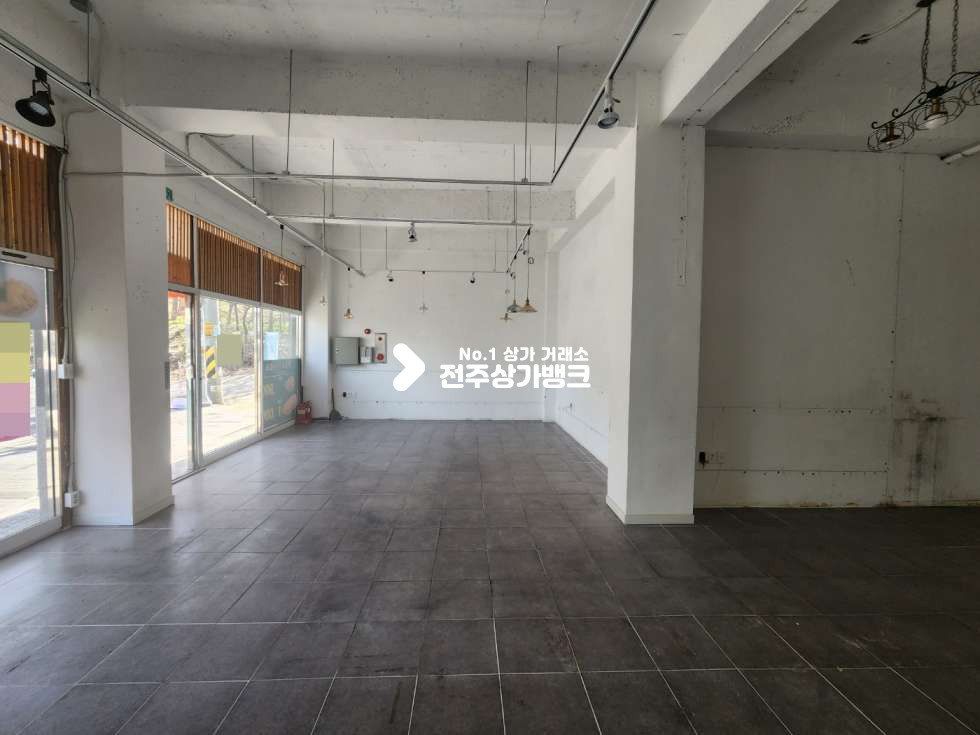 전북 전주덕진구 송천동1가 송천동1가 넒은평수 층고 높은 1층 상가 음식점,서비스판매점 강력추천 즉시입주가능 월세 매물번호 13765 사진 3