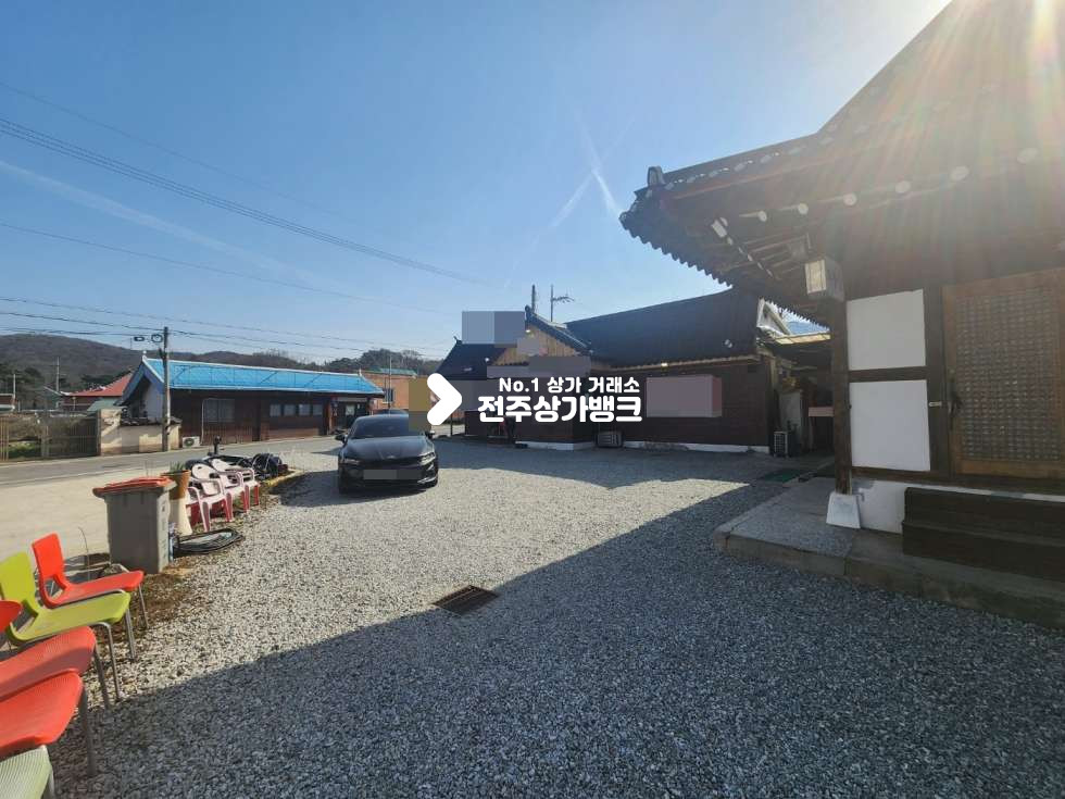 전북 전주완산구 중인동 중인동 모악산가는길목 한옥으로 된 60평형 음식점 양도양수 ,2동 저렴한 권리금 , 협의도가능 월세 매물번호 13768 사진 2