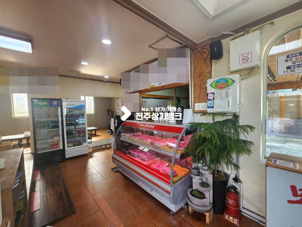 전북 전주완산구 중인동 중인동 모악산가는길목 한옥으로 된 60평형 음식점 양도양수 ,2동 저렴한 권리금 , 협의도가능 월세 매물번호 13768 사진 4