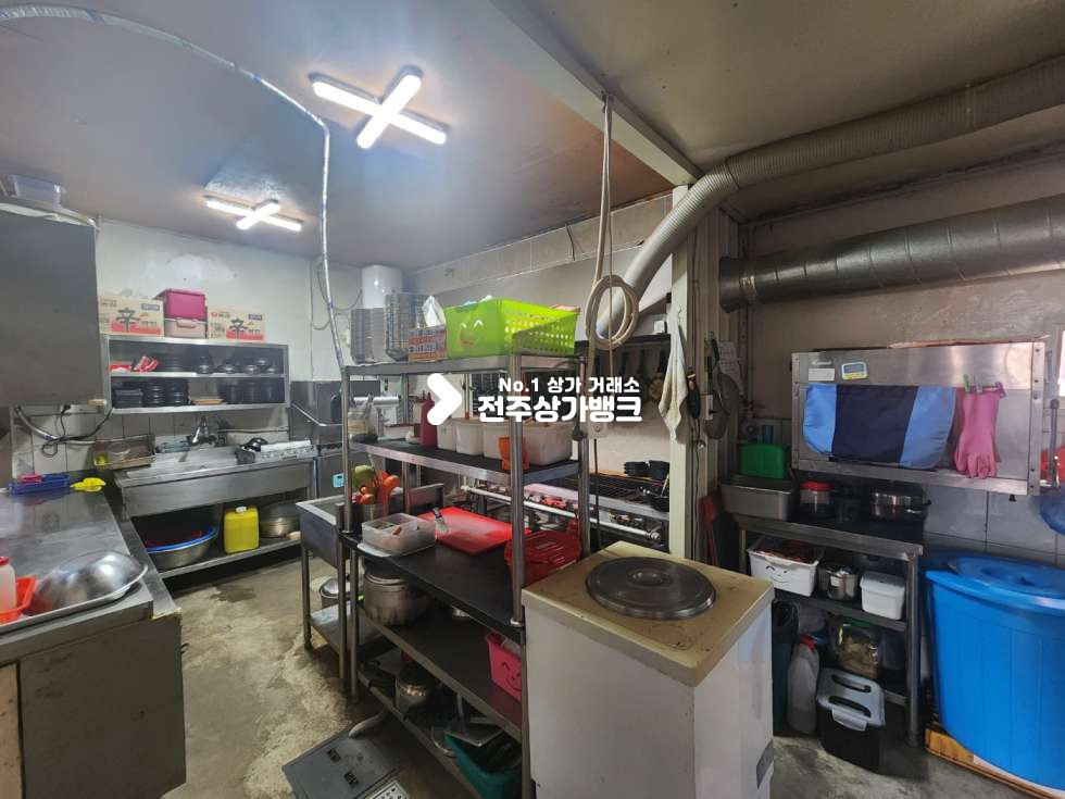 전북 전주완산구 중인동 중인동 모악산가는길목 한옥으로 된 60평형 음식점 양도양수 ,2동 저렴한 권리금 , 협의도가능 월세 매물번호 13768 사진 7