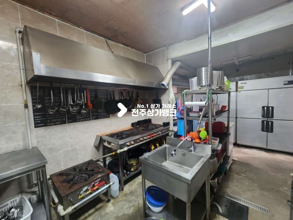 전북 전주완산구 중인동 중인동 모악산가는길목 한옥으로 된 60평형 음식점 양도양수 ,2동 저렴한 권리금 , 협의도가능 월세 매물번호 13768 사진 8