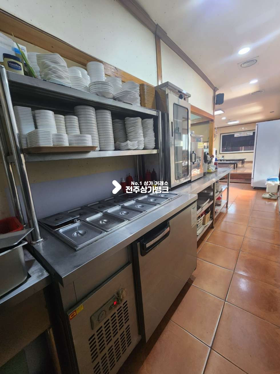 전북 전주완산구 중인동 중인동 모악산가는길목 한옥으로 된 60평형 음식점 양도양수 ,2동 저렴한 권리금 , 협의도가능 월세 매물번호 13768 사진 9