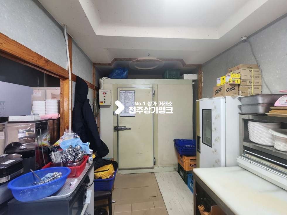 전북 전주완산구 중인동 중인동 모악산가는길목 한옥으로 된 60평형 음식점 양도양수 ,2동 저렴한 권리금 , 협의도가능 월세 매물번호 13768 사진 11
