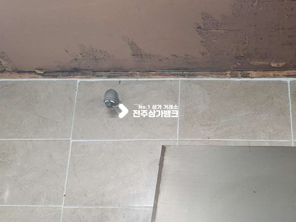 전북 전주완산구 중인동 중인동 모악산가는길목 한옥으로 된 60평형 음식점 양도양수 ,2동 저렴한 권리금 , 협의도가능 월세 매물번호 13768 사진 20