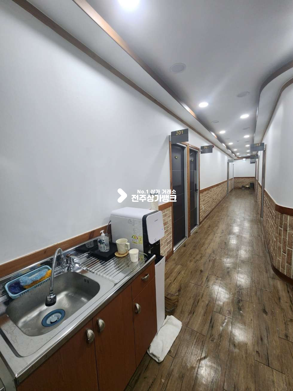 전북 전주덕진구 송천동1가 송천동 저렴한 가격대 공유오피스 사무실 에어컨,실내 인테리어 완비 월세 매물번호 13769 사진 4