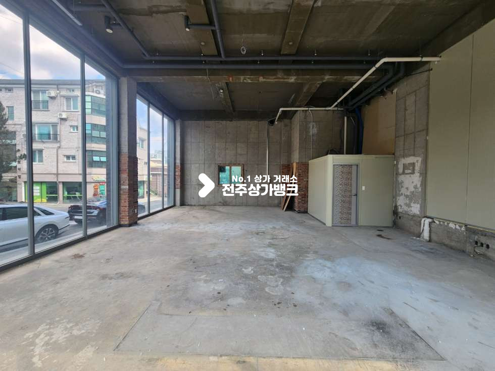 전북 전주완산구 평화동2가 평화동2가 층고 높으며 개방감이 아주좋은 상가입대 즉시입주가능 월세 매물번호 13777 사진 2