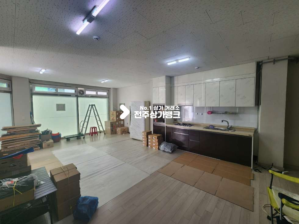 전북 전주완산구 평화동2가 평화동2가 내부 깔끔 각각 룸분리 되어있어 사용하시기 좋은 32평형 1층상가임대 월세 매물번호 13778 사진 4
