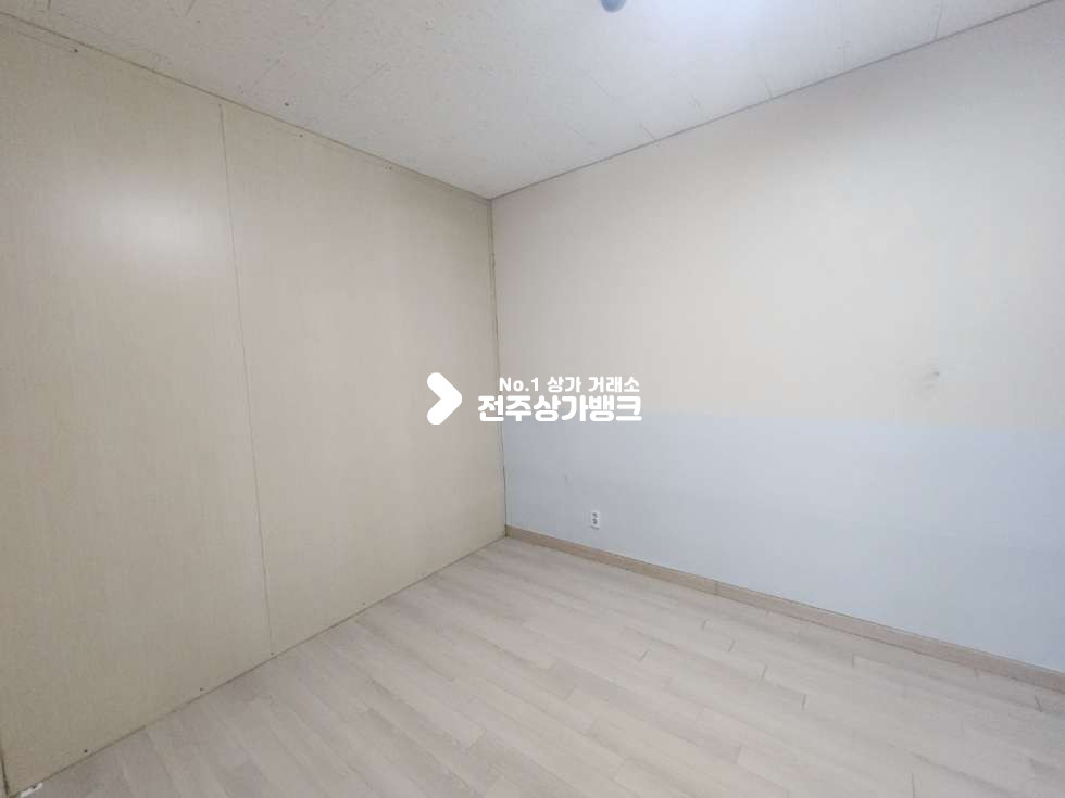 전북 전주완산구 평화동2가 평화동2가 내부 깔끔 각각 룸분리 되어있어 사용하시기 좋은 32평형 1층상가임대 월세 매물번호 13778 사진 10