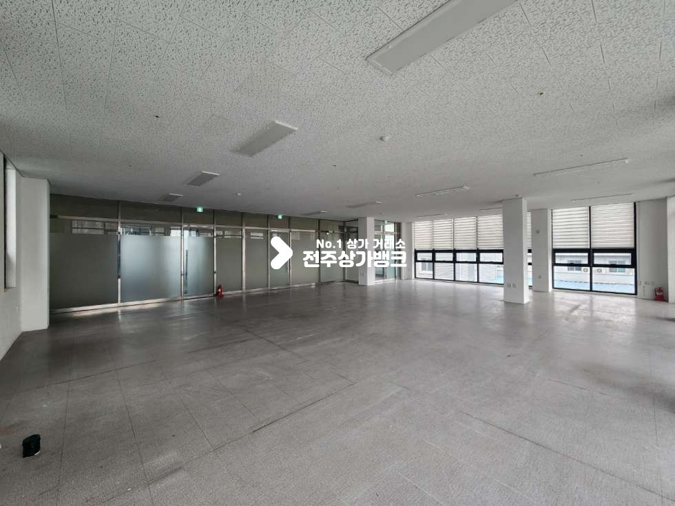 전북 전주완산구 효자동2가 효자동2가 통창으로 된 60평형 넒은 사무실임대 내부컨디션 최상 월세 매물번호 13830 사진 5