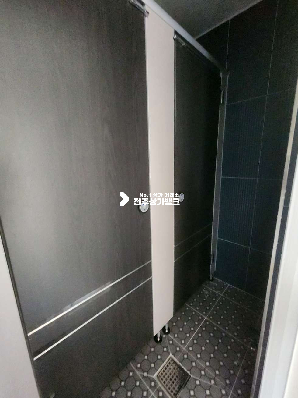 전북 전주완산구 중앙동1가 웨리단길 중앙에 위치한 리모델링 매물 2개로 분할도 가능 월세 매물번호 13865 사진 8