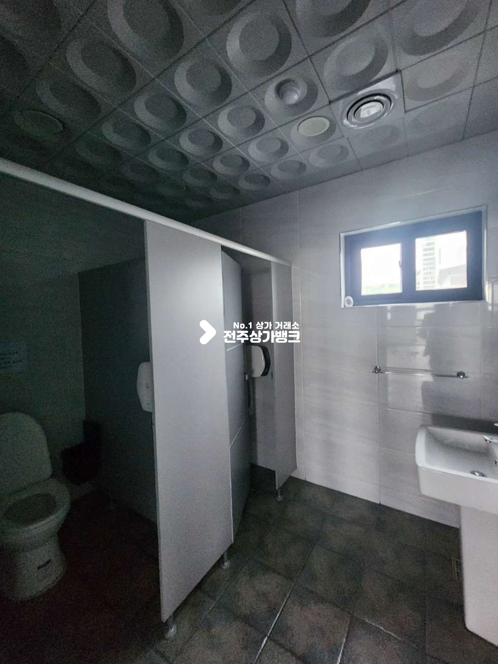 전북 전주완산구 중화산동2가 중화산동2가 넒은 대로변의 대형 사무실 상가 통창으로 광고효과 좋음 즉시입주가능 월세 매물번호 13875 사진 12
