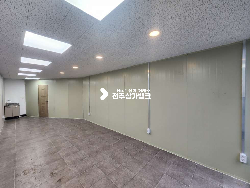 전북 전주완산구 평화동2가 평화동2가 13평형 1층 빌라상가 천정,바닥 완비 즉시사용가능 월세 매물번호 13930 사진 1