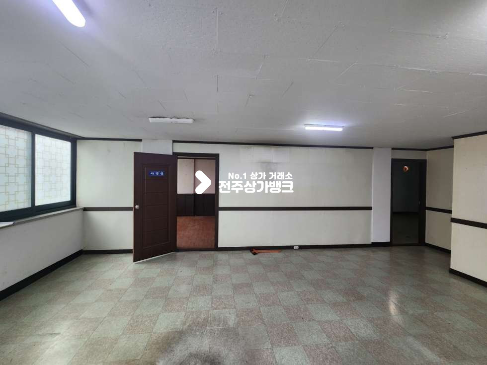 전북 전주완산구 중화산동2가 중화산동2가 60평대 칸막이로 룸분리 , 시설깔끔 즉시입주가능 월세 매물번호 13939 사진 4