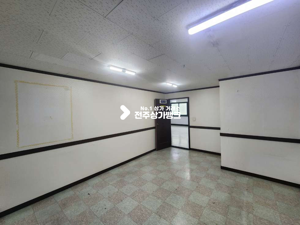 전북 전주완산구 중화산동2가 중화산동2가 60평대 칸막이로 룸분리 , 시설깔끔 즉시입주가능 월세 매물번호 13939 사진 9