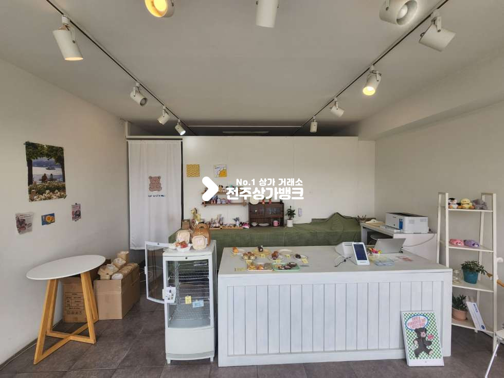 전북 전주완산구 중앙동4가 전라감영이 한눈에 보이는 쿠키공방 ! 유동인구 많은곳 저렴한 권리금으로 인수가능 월세 매물번호 13943 사진 4