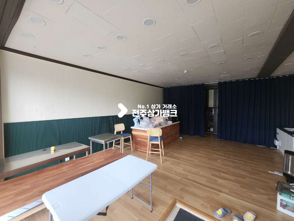 전북 전주완산구 전동 풍남문 유동인구 매우많은곳 공방자리로 제격! 무권리금으로 사용가능! 월세 매물번호 13945 사진 1