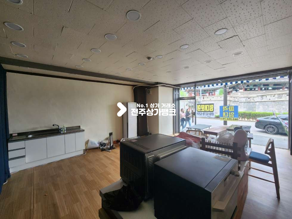 전북 전주완산구 전동 풍남문 유동인구 매우많은곳 공방자리로 제격! 무권리금으로 사용가능! 월세 매물번호 13945 사진 3