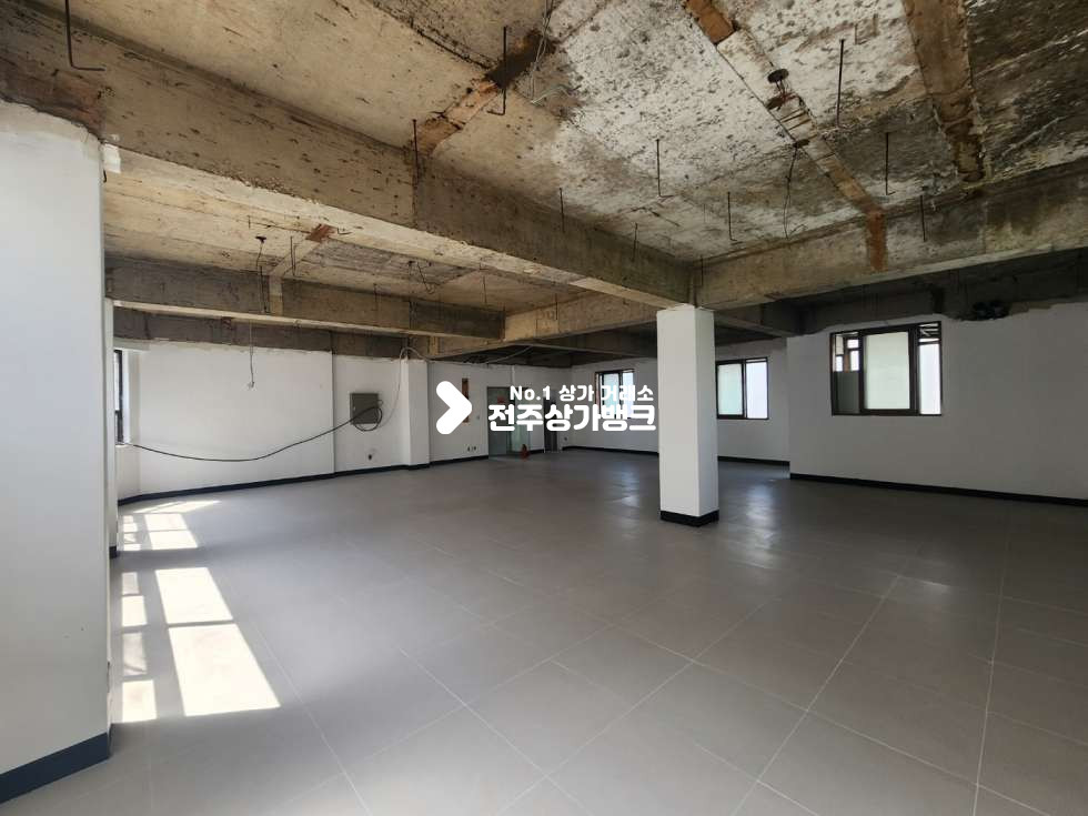 전북 전주덕진구 송천동1가 송천동1가 바닥공사 완료 40평형 넒은공간 ! 즉시사용가능 월세 매물번호 14011 사진 4
