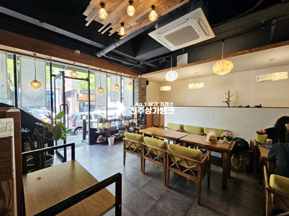 전북 전주완산구 효자동2가 ★효자동 가성비 커피숍 양도양수 매물★ 월세 매물번호 14018 사진 4