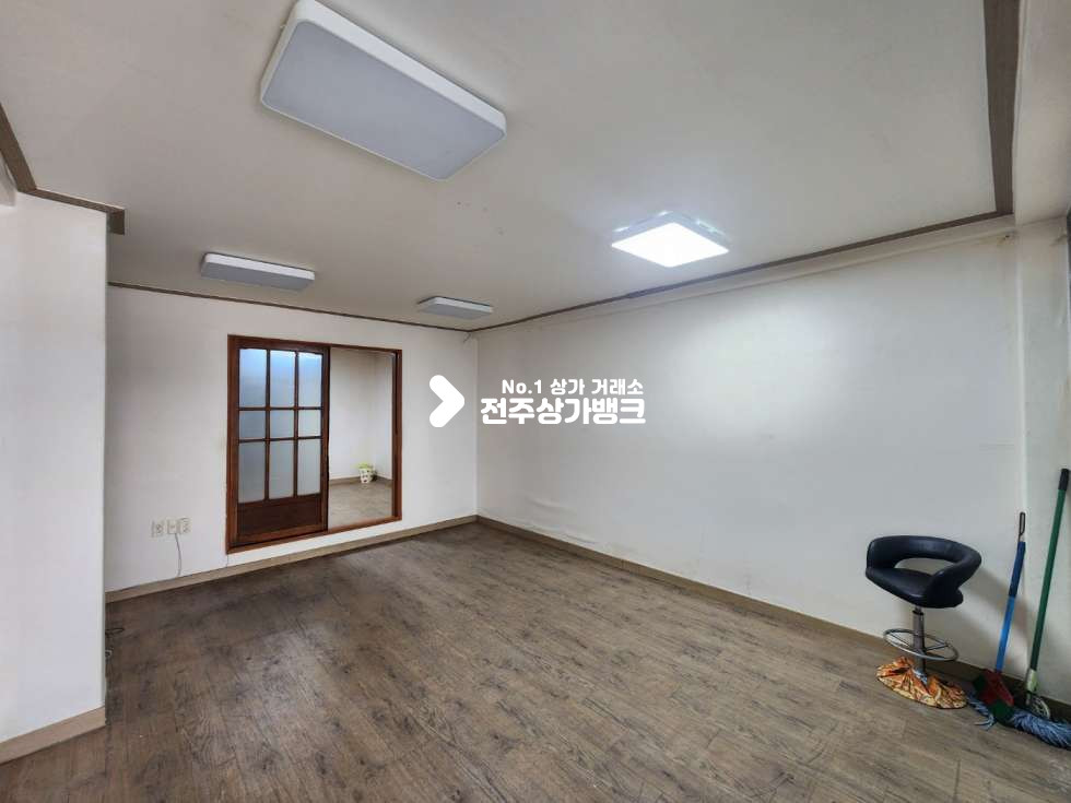 전북 전주완산구 서신동 서신동 저렴한 1층상가 임대 즉시입주가능 월세 매물번호 14020 사진 1