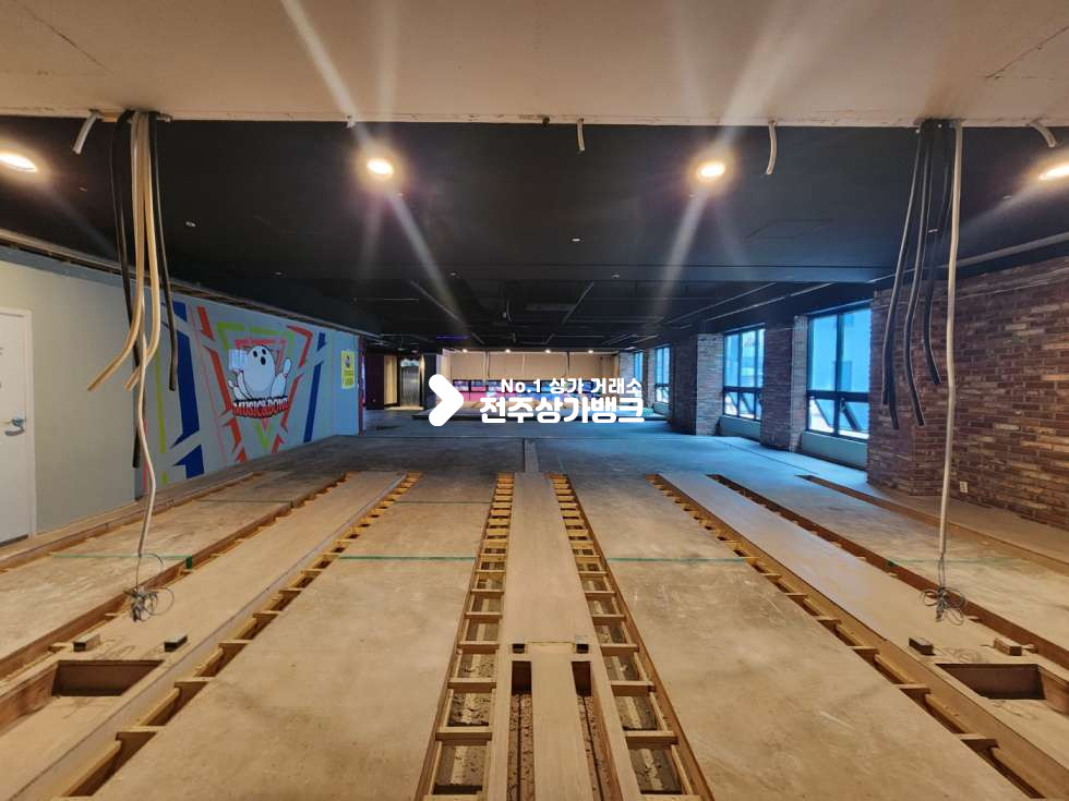 전북 전주완산구 효자동2가 효자동2가 전용 120평대 넒은 상가 용도에 따라 철거,긴 렌탈프리 협의가능 즉시입주 가능합니다. 월세 매물번호 13730 사진 6