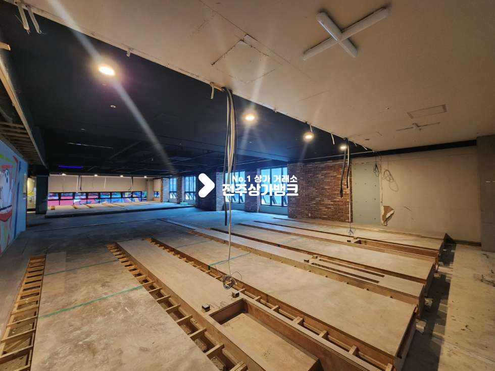 전북 전주완산구 효자동2가 효자동2가 전용 120평대 넒은 상가 용도에 따라 철거,긴 렌탈프리 협의가능 즉시입주 가능합니다. 월세 매물번호 13730 사진 7