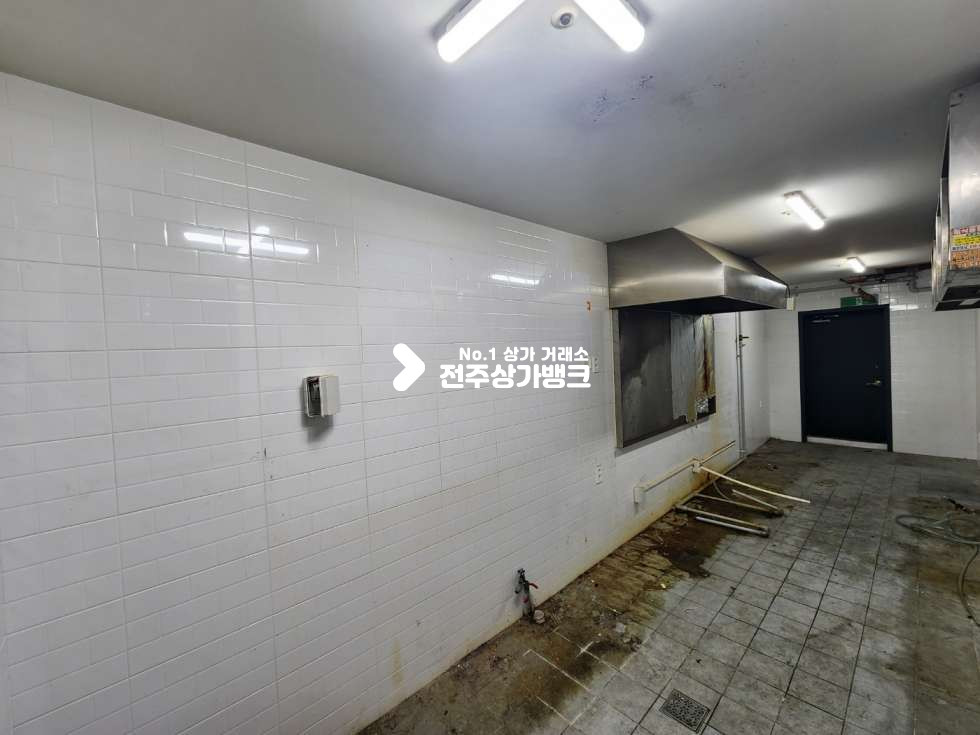 전북 전주완산구 효자동2가 효자동2가 전용 120평대 넒은 상가 용도에 따라 철거,긴 렌탈프리 협의가능 즉시입주 가능합니다. 월세 매물번호 13730 사진 12