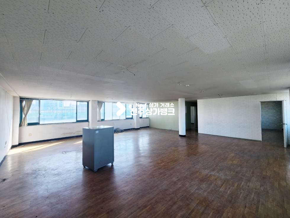 전북 전주완산구 서신동 건물전용 주차시설확보 60평형 넒은 평수대비 가격저렴한 사무실임대 즉시사용가능 월세 매물번호 14050 사진 3