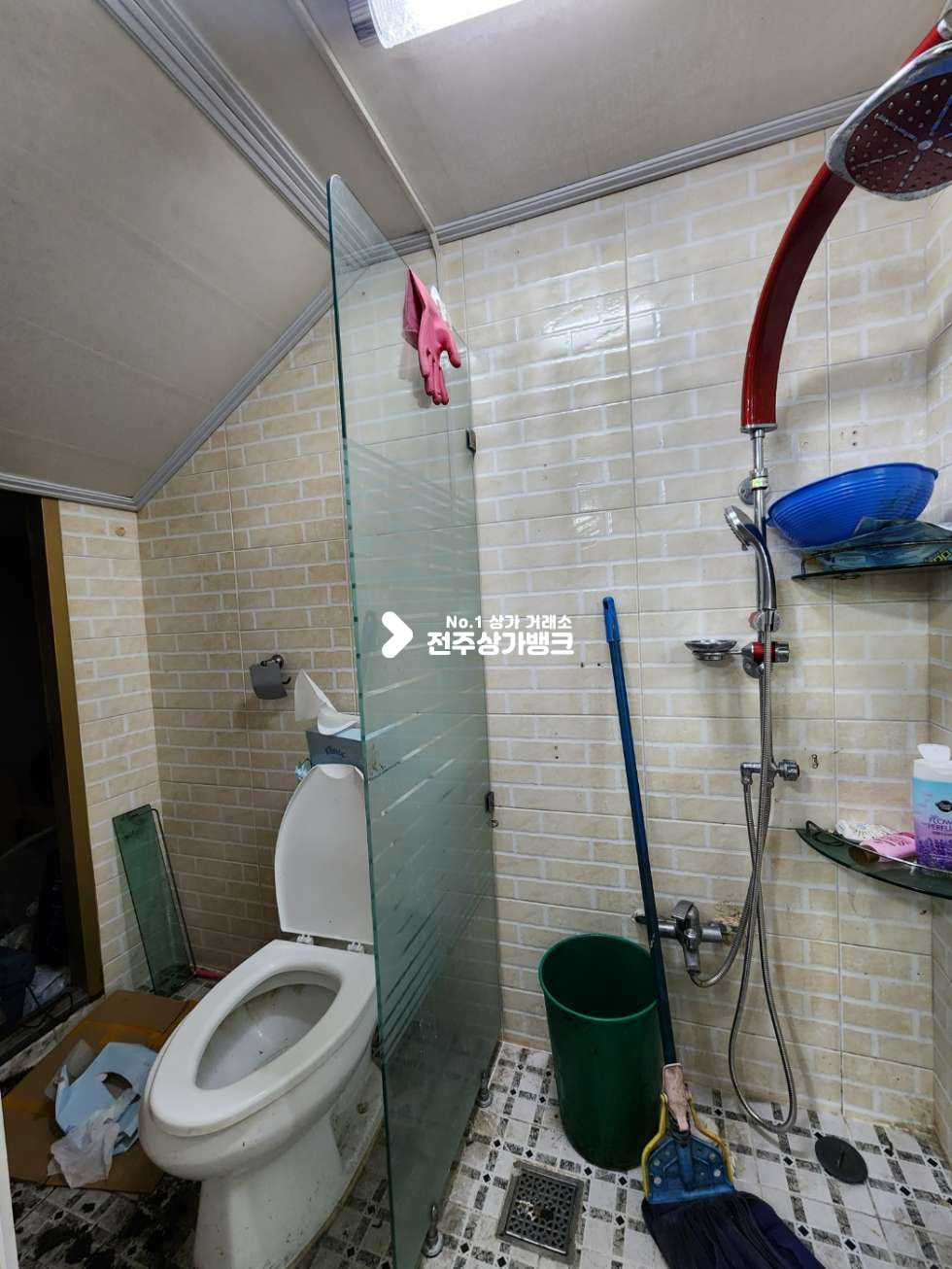 전북 전주완산구 효자동3가 문학초 부근 넒은 치킨배달상가 저렴한 권리금 즉시입주가능 월세 매물번호 14096 사진 4