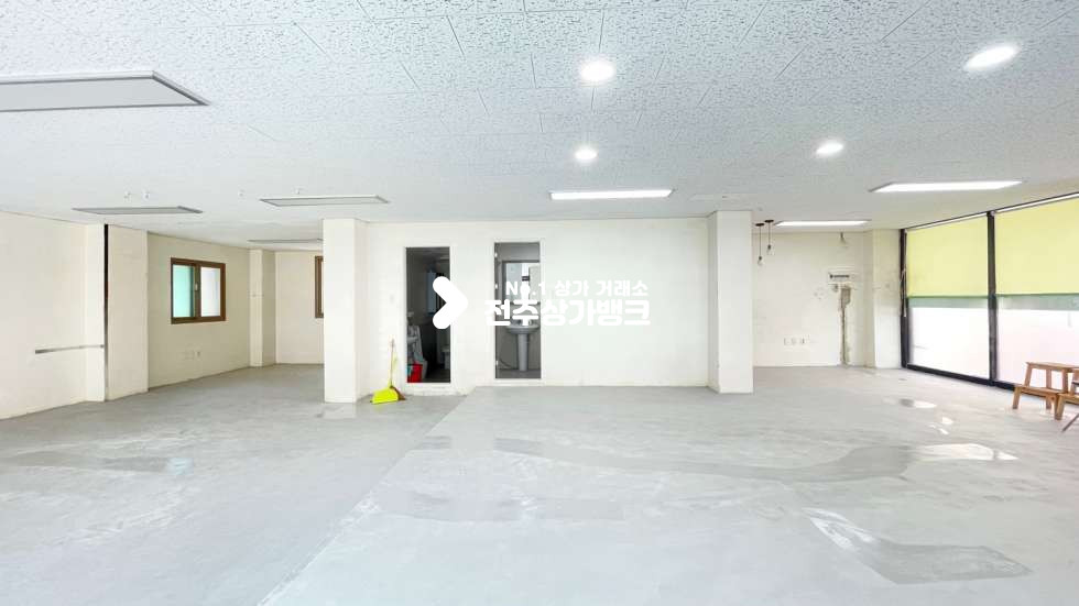 전북 전주덕진구 인후동1가 ★★아중리★★깔끔한35평★★1층상가★★창고형사무실,유통업★★남녀화장실있음~~!! 월세 매물번호 14131 사진 8