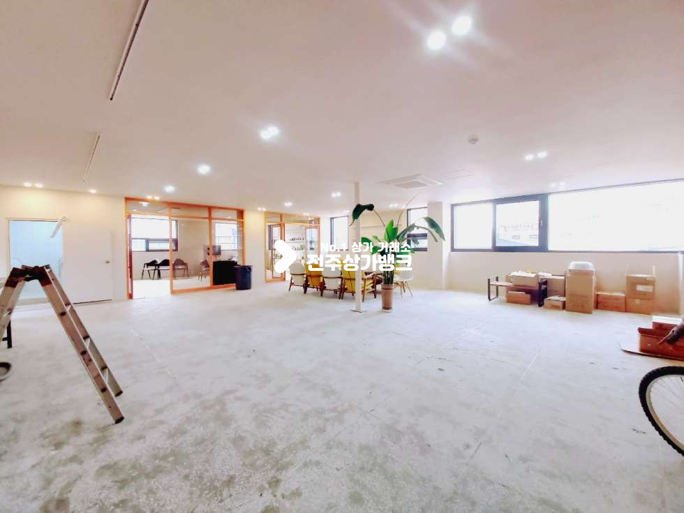 전북 전주덕진구 여의동2가 동산동 리모델링 40평 시스템에어컨 권리금 무 업종불문 월세 매물번호 14219 사진 2