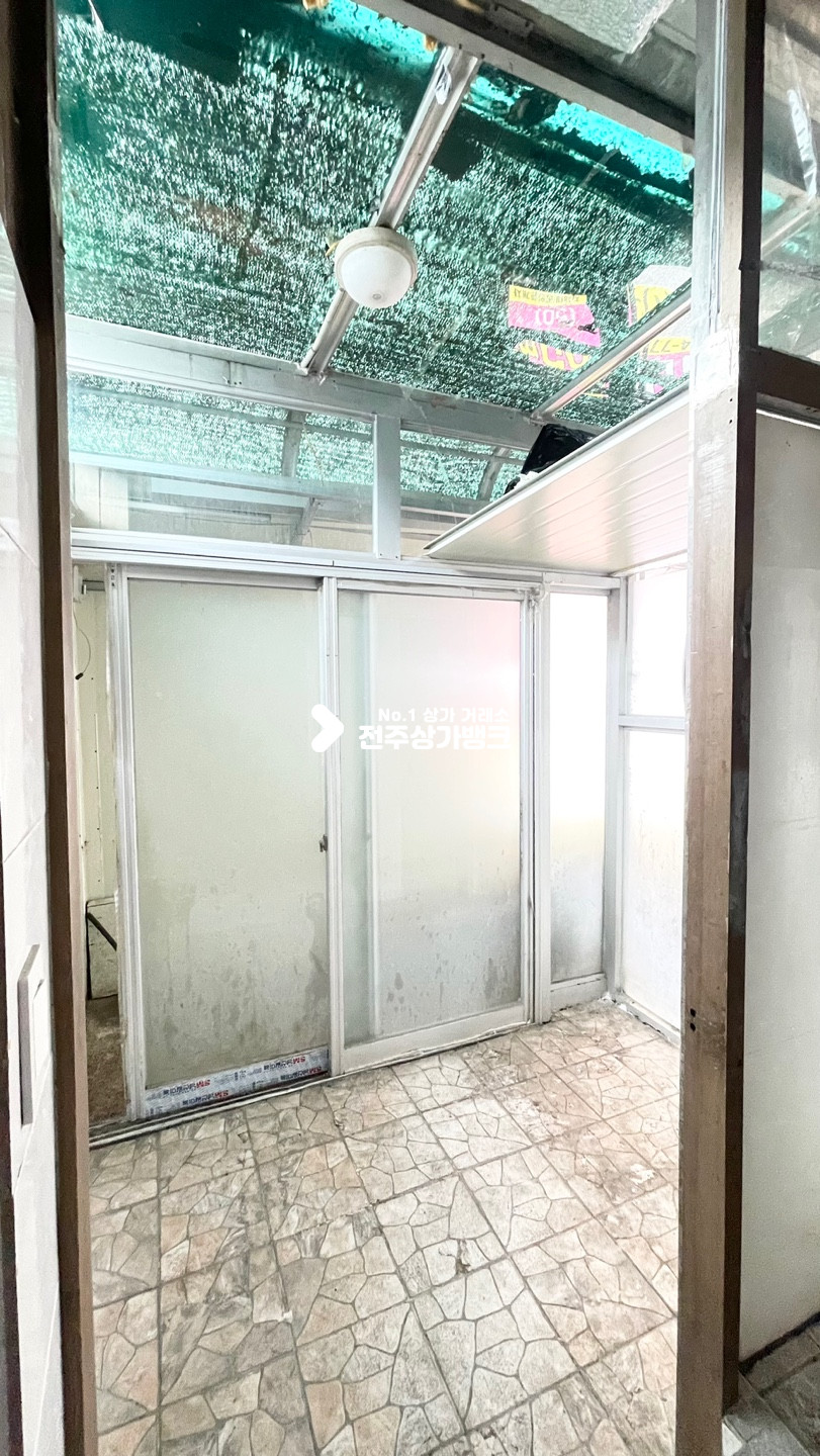 전북 전주완산구 삼천동2가 위치좋은✨무권리금상가✨양도양수✨50평대✨음식점추천✨즉시입주가능✨보증금조절해드려요!!~~ 월세 매물번호 14266 사진 15