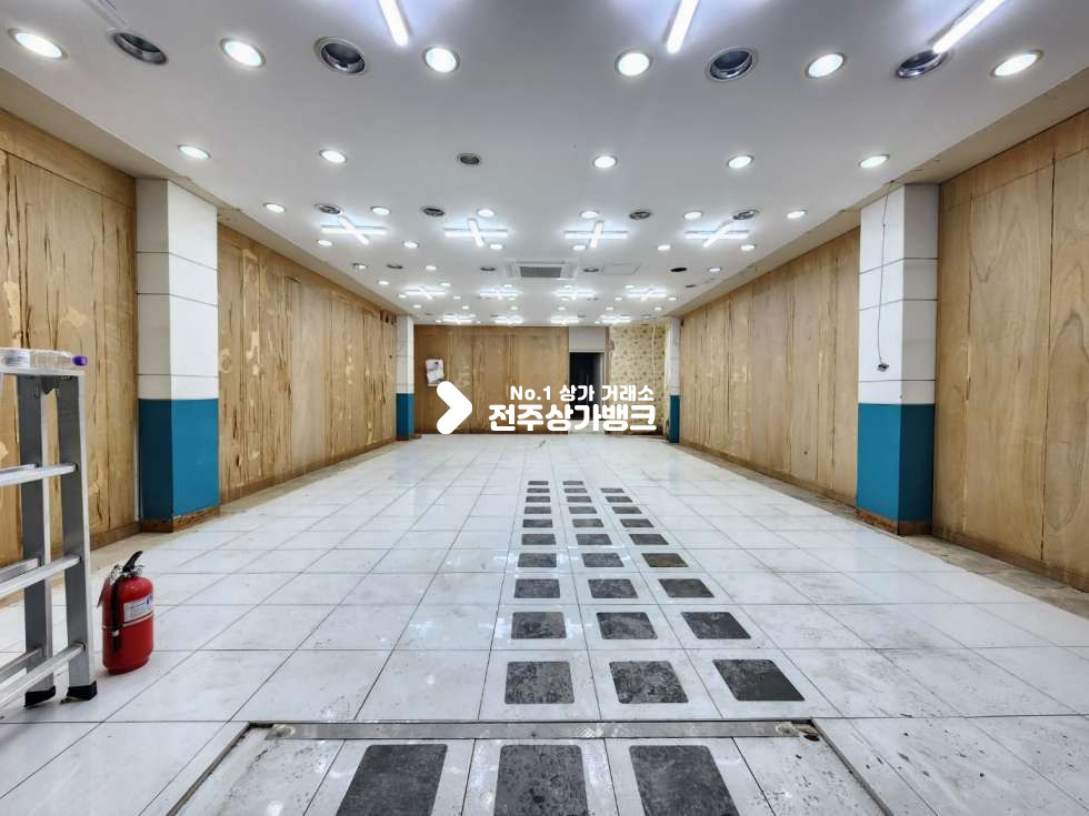 전북 전주완산구 평화동1가 평화동 사거리 유동인구 많은 상가 편의점,가맥집으로 추천드립니다 ! 협의입주가능 월세 매물번호 14269 사진 1