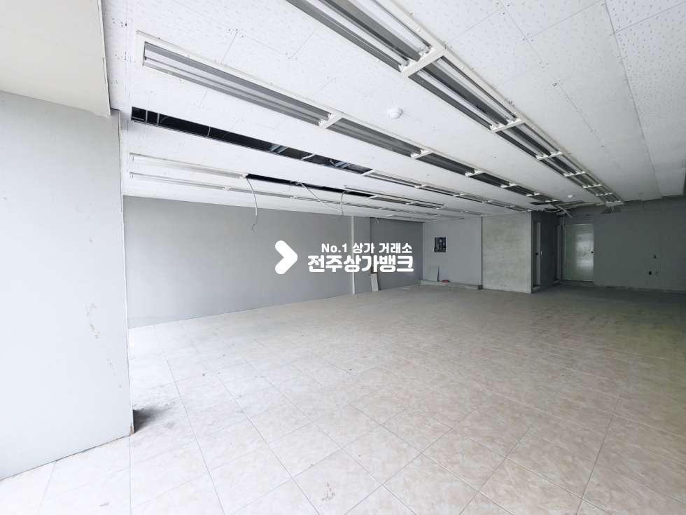 전북 전주덕진구 우아동3가 ★대로변 위치좋은 1층 상가점포매물로 모십니다! 자유업종가능!!★ 월세 매물번호 14284 사진 2