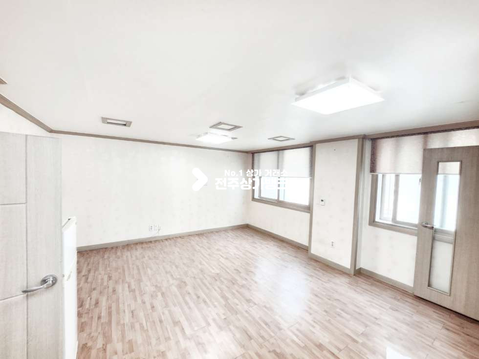 전북 전주완산구 효자동3가 홍산초 부근 원룸 상가 미용,네일 강력추천 !! 월세 매물번호 14291 사진 7