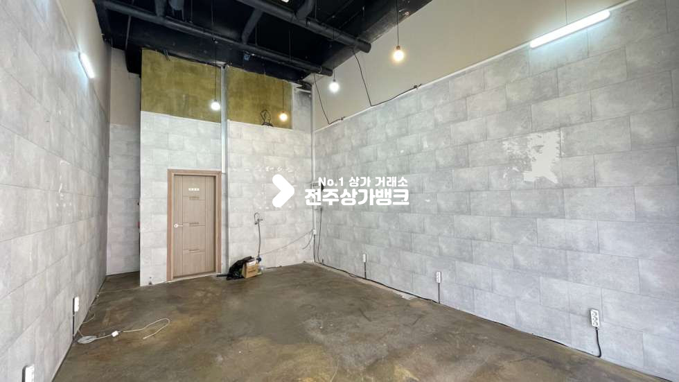 전북 전주덕진구 덕진동2가 ✨하가지구✨층고높은1층✨시스템에어컨✨카페, 공방✨적극 추천매물~~~~ 월세 매물번호 14295 사진 1