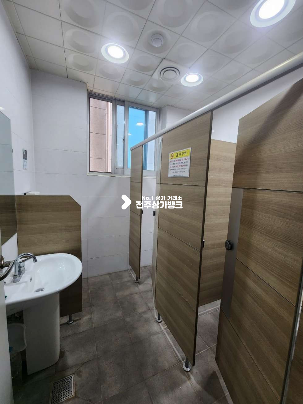 전북 완주군 이서면 갈산리 이서면 혁신동 사거리 27평의 개방감이 끝내주는 사무실 임대 즉시입주 가능합니다. 월세 매물번호 14309 사진 9