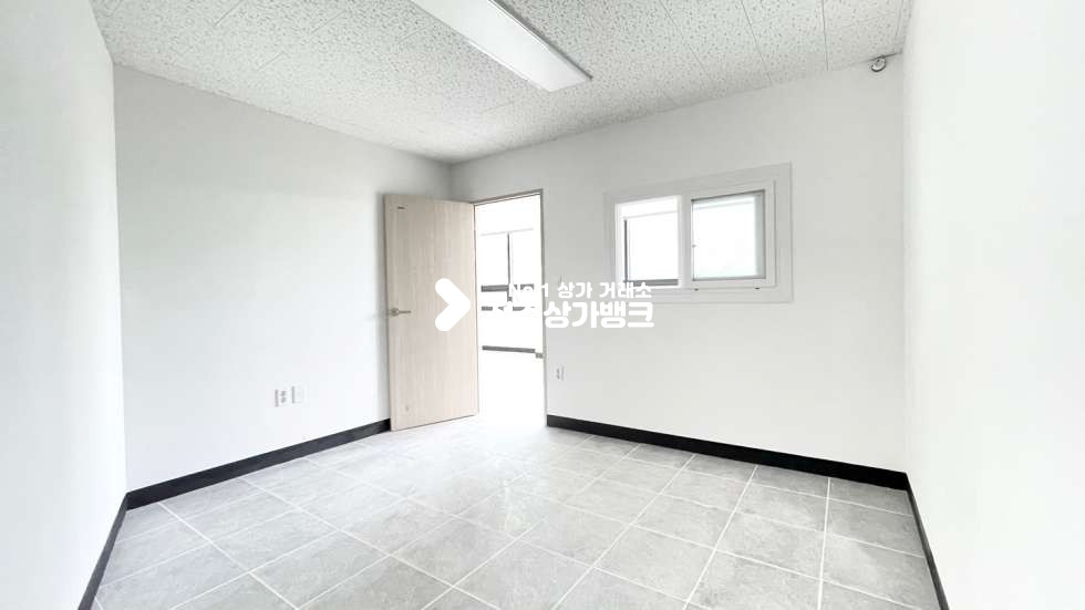전북 전주덕진구 송천동1가 ★★송천동★★학교앞★★위치좋은상가★★단독화장실★★냉온풍기설치있는★★사무실추천매물★★ 월세 매물번호 14316 사진 8