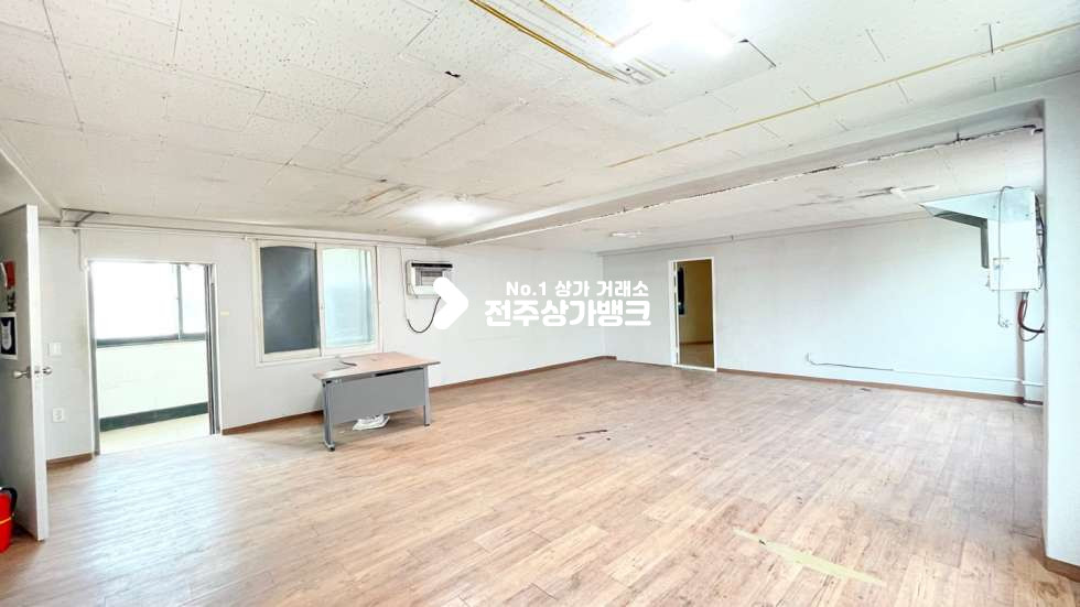 전북 전주완산구 중화산동2가 예수병원인근 ✧✧모퉁이✧✧저렴한67평대✧✧3층상가✧✧작업실,창고형✧✧적극 추천드립니다^^ 월세 매물번호 14326 사진 4