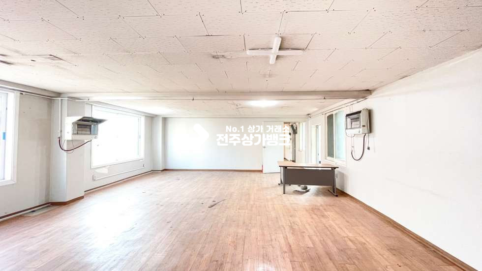 전북 전주완산구 중화산동2가 예수병원인근 ✧✧모퉁이✧✧저렴한67평대✧✧3층상가✧✧작업실,창고형✧✧적극 추천드립니다^^ 월세 매물번호 14326 사진 3