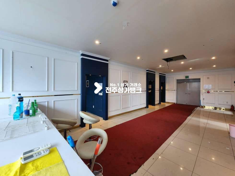 전북 전주완산구 효자동3가 효자동3가 신시가지 대로면 무권리금 빠상가 57평형 넒고 인테리어 잘되어있는곳 즉시입주가능합니다. 월세 매물번호 14347 사진 4