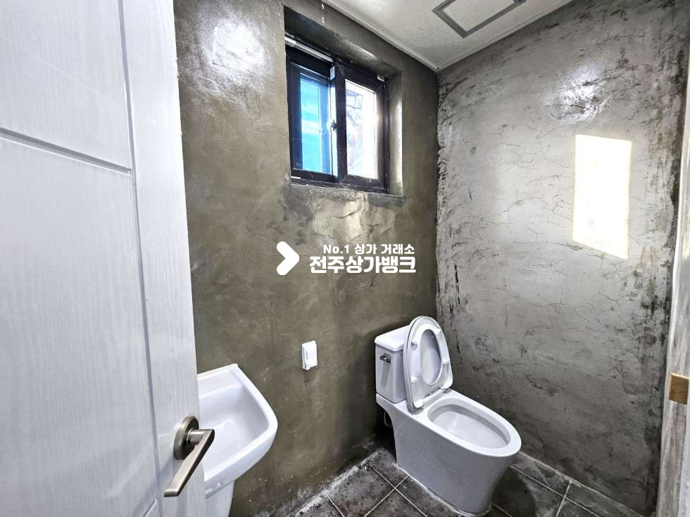 전북 김제시 금구면 대화리 박물관에 10분거리//저수지 조망 테라스//업종무관 월세 매물번호 14359 사진 9