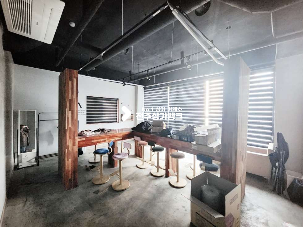 전북 전주완산구 효자동3가 신시가지 단독층 전용 88평의 넒은 빠상가 초저렴권리금 즉시입주 가능합니다. 월세 매물번호 14364 사진 5